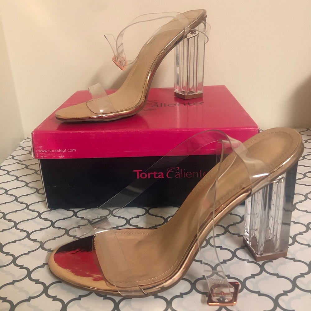CLEAR HEELS
